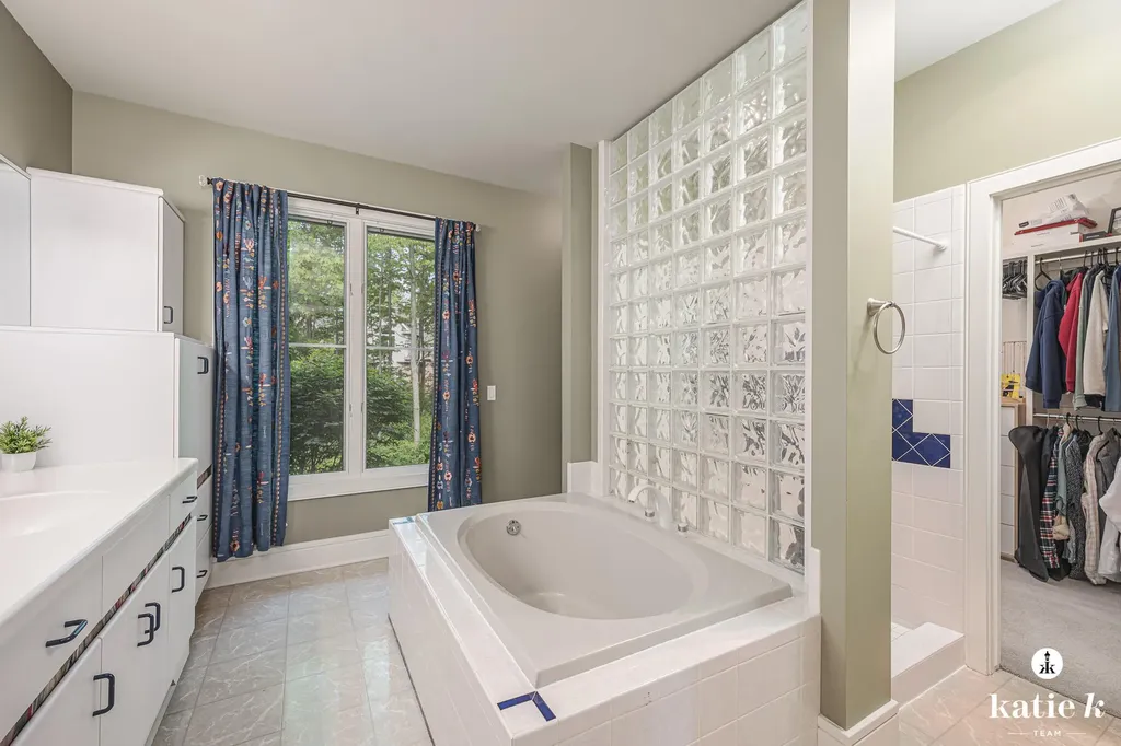 1055 Bradford Hollow Lane NE Grand Rapids Charter Township MI 49525