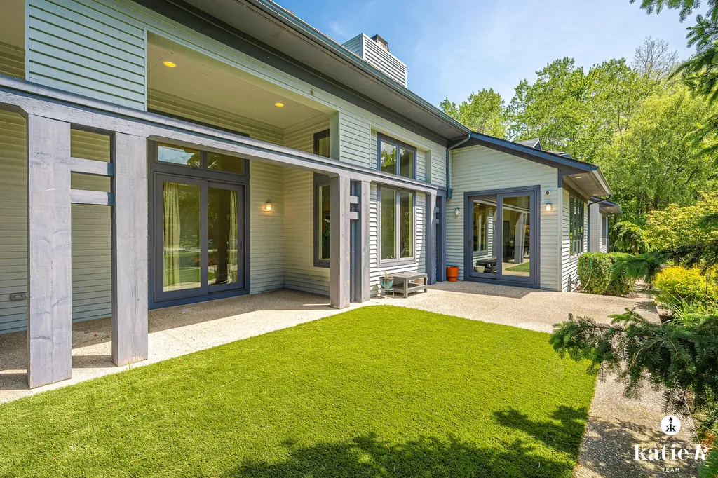 1055 Bradford Hollow Lane NE Grand Rapids Charter Township MI 49525