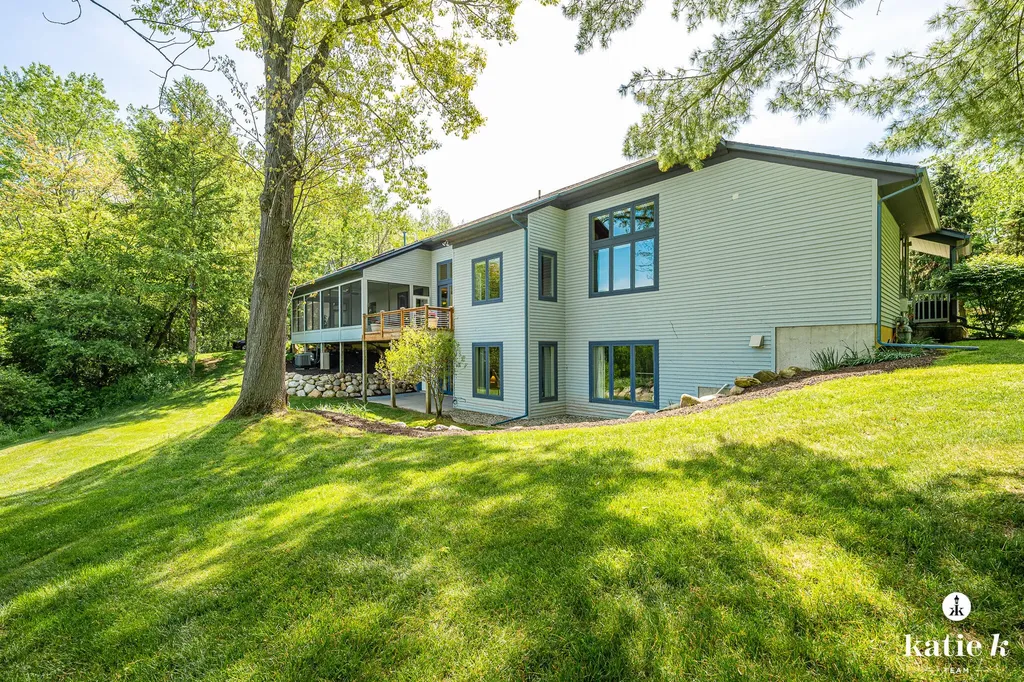 1055 Bradford Hollow Lane NE Grand Rapids Charter Township MI 49525
