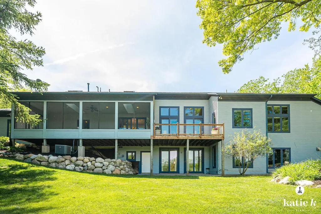 1055 Bradford Hollow Lane NE Grand Rapids Charter Township MI 49525