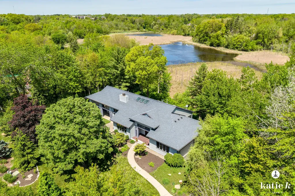 1055 Bradford Hollow Lane NE Grand Rapids Charter Township MI 49525