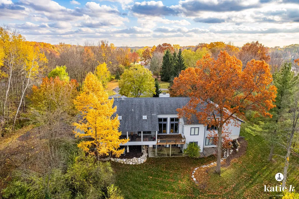 1055 Bradford Hollow Lane NE Grand Rapids Charter Township MI 49525