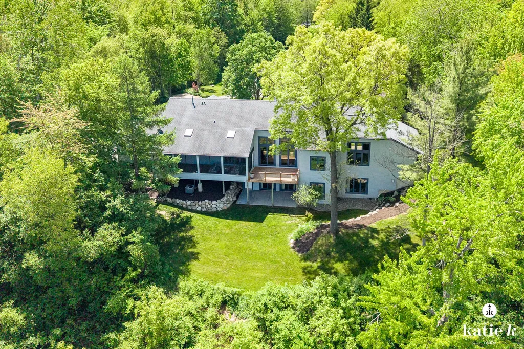 1055 Bradford Hollow Lane NE Grand Rapids Charter Township MI 49525