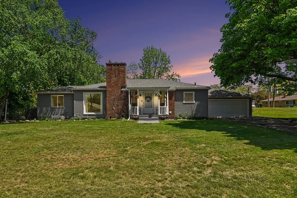 2005 Brandon Drive NW Grand Rapids City MI 49504