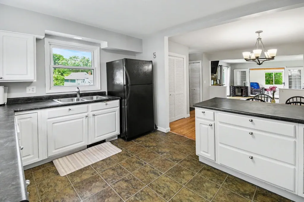 2005 Brandon Drive NW Grand Rapids City MI 49504