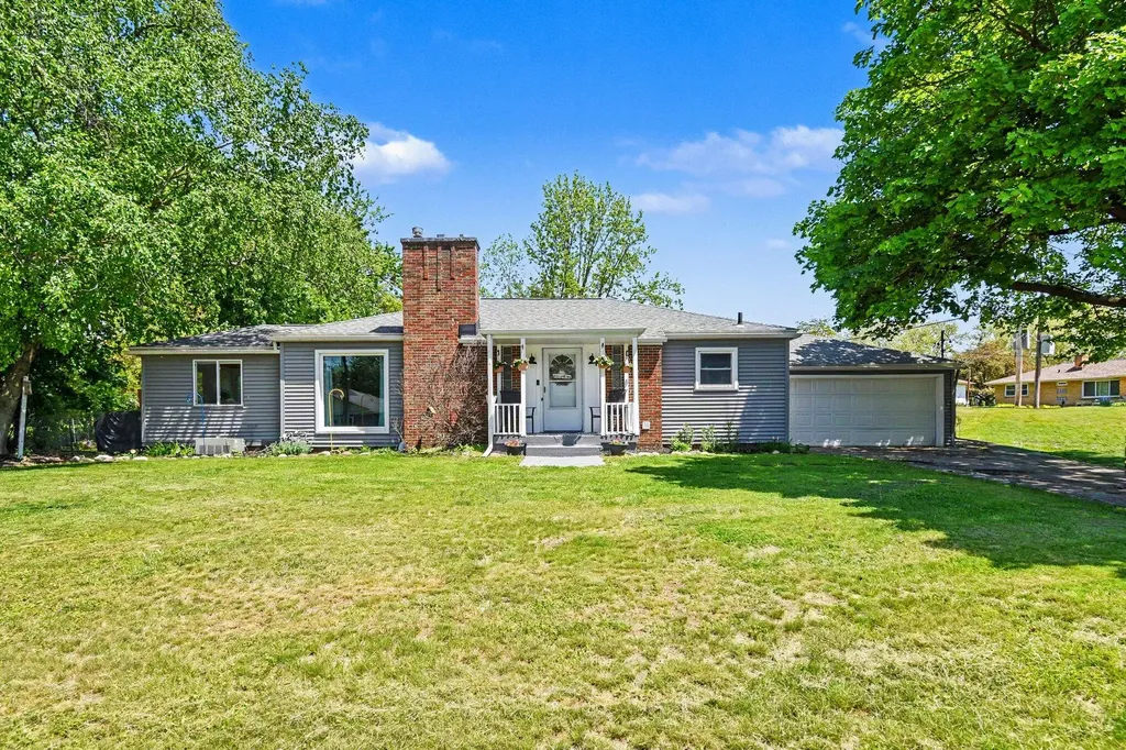 2005 Brandon Drive NW Grand Rapids City MI 49504