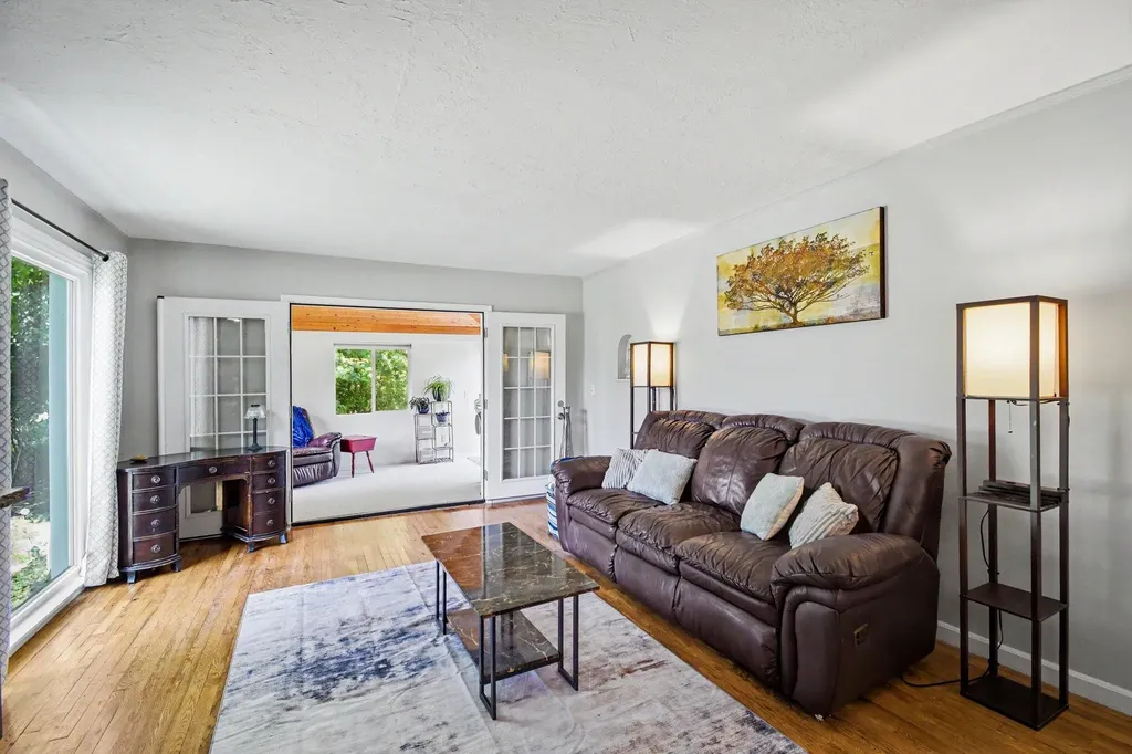 2005 Brandon Drive NW Grand Rapids City MI 49504