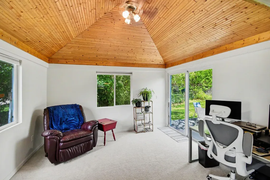 2005 Brandon Drive NW Grand Rapids City MI 49504