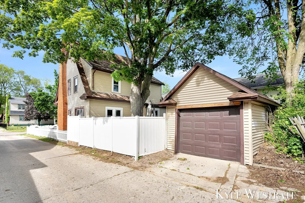 1248 Fisk Road SE Grand Rapids City MI 49506