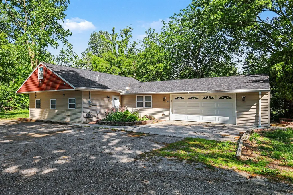 1954 E M 78 Meridian Charter Township MI 48823