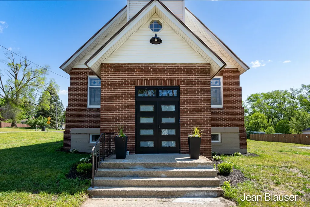 10 1st Street Mecosta Township MI 49346