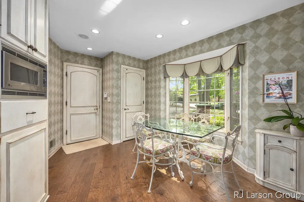 2033 Coronado Drive SE East Grand Rapids City MI 49506