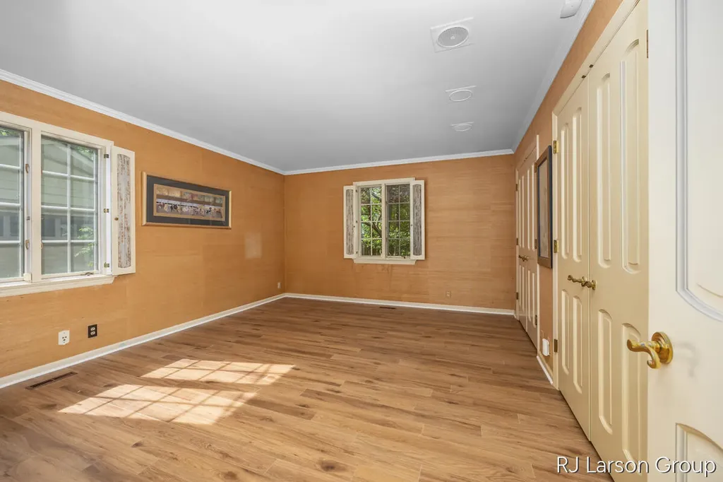 2033 Coronado Drive SE East Grand Rapids City MI 49506