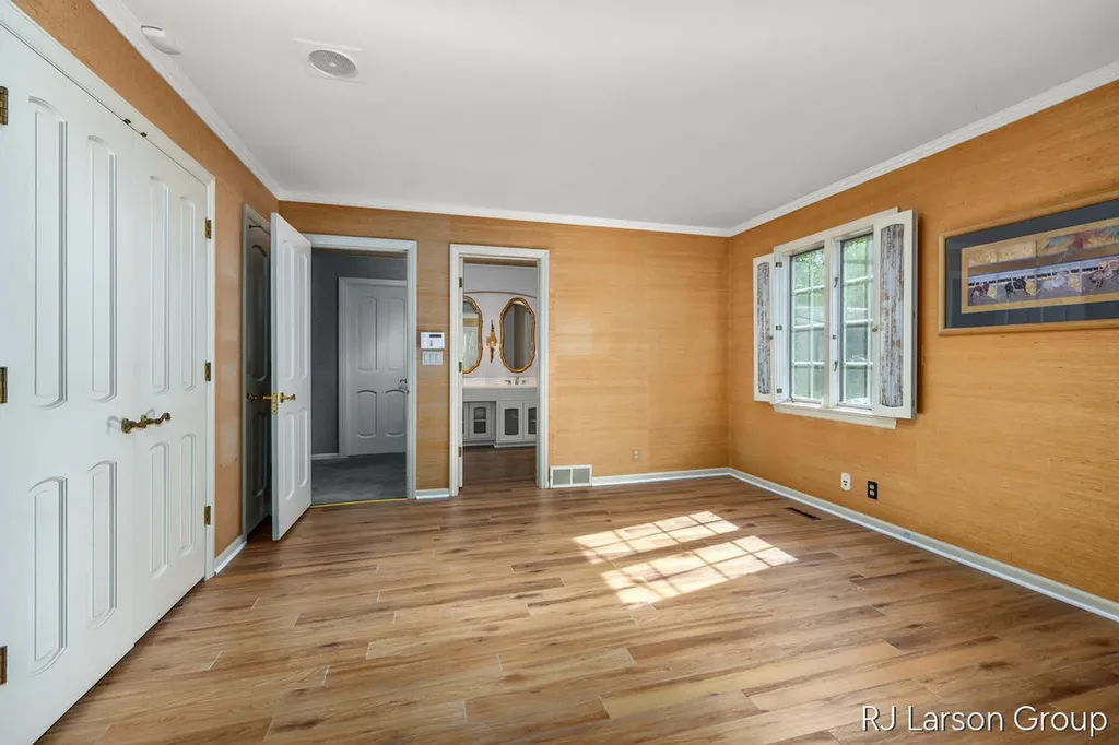 2033 Coronado Drive SE East Grand Rapids City MI 49506