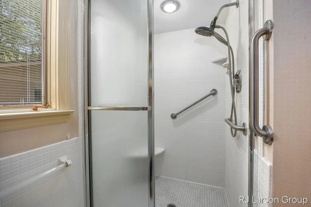 2033 Coronado Drive SE East Grand Rapids City MI 49506