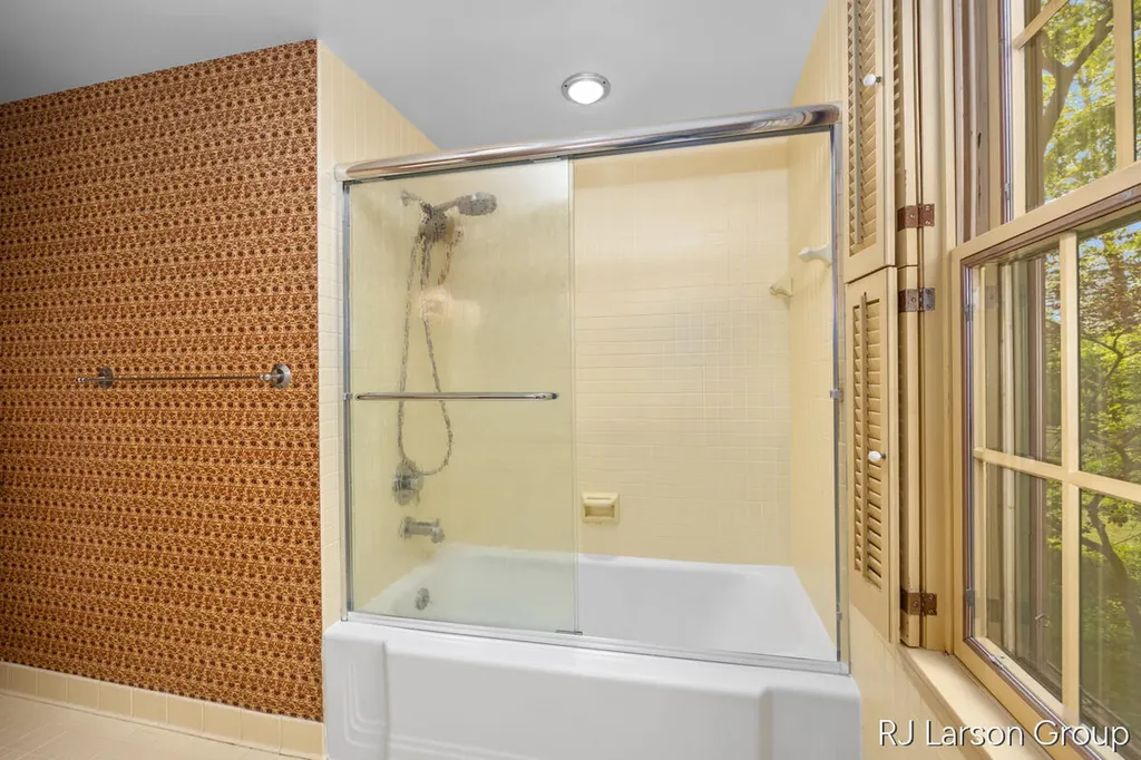 2033 Coronado Drive SE East Grand Rapids City MI 49506