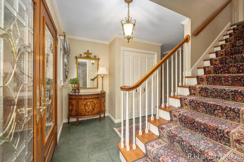 2033 Coronado Drive SE East Grand Rapids City MI 49506