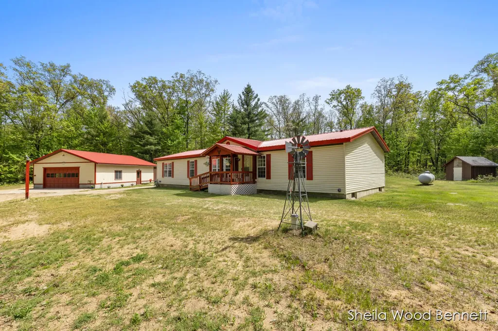 7838 E 80th Street Croton Township MI 49329