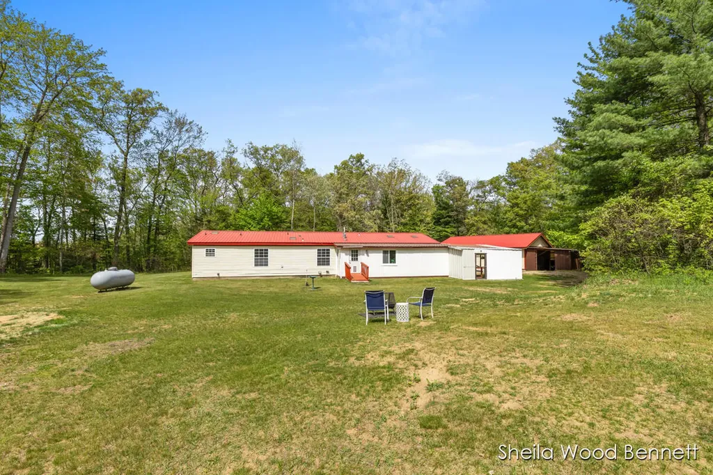 7838 E 80th Street Croton Township MI 49329
