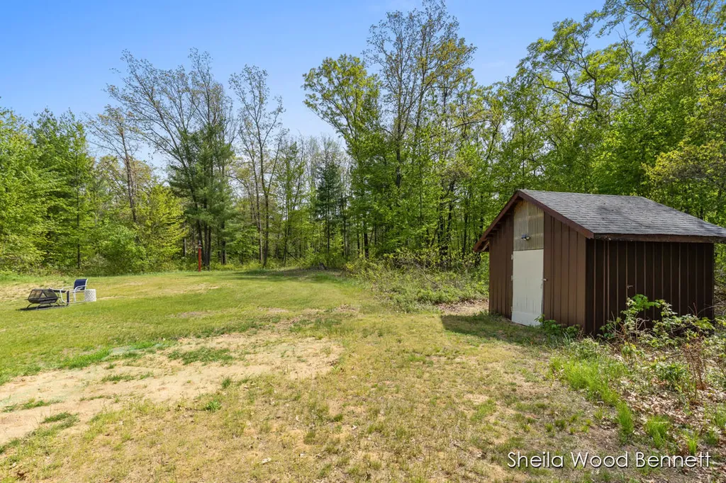 7838 E 80th Street Croton Township MI 49329