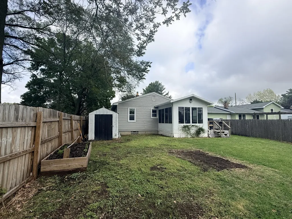3233 Wayburn Avenue SW Grandville City MI 49418
