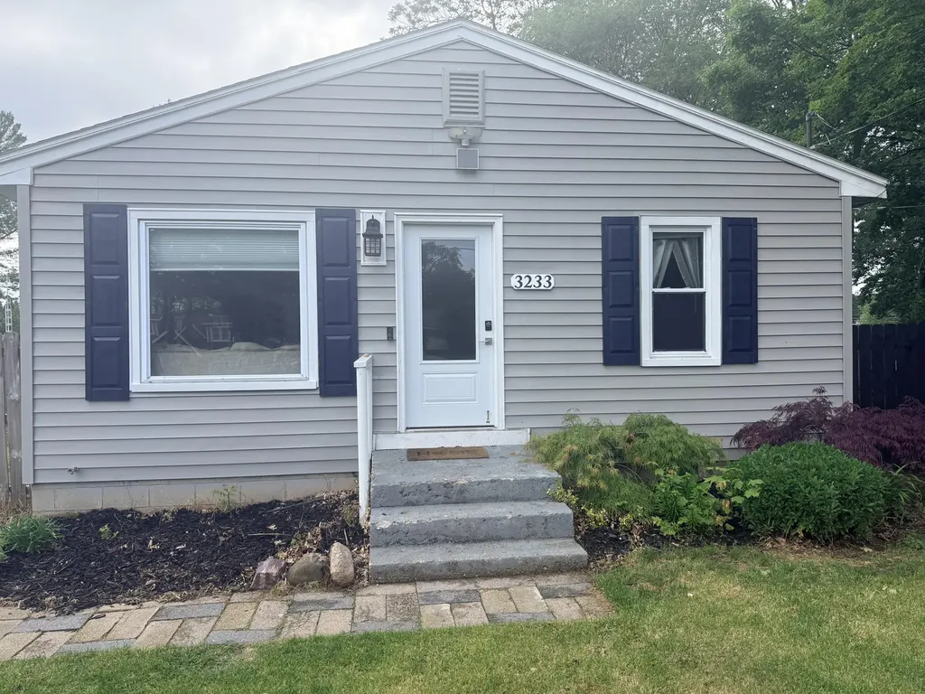 3233 Wayburn Avenue SW Grandville City MI 49418