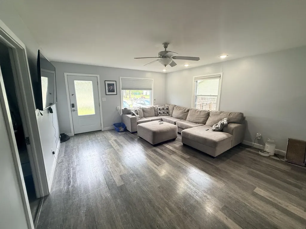 3233 Wayburn Avenue SW Grandville City MI 49418