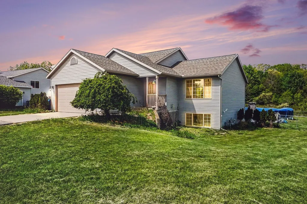 2269 Avalon View Drive NE Solon Township MI 49319