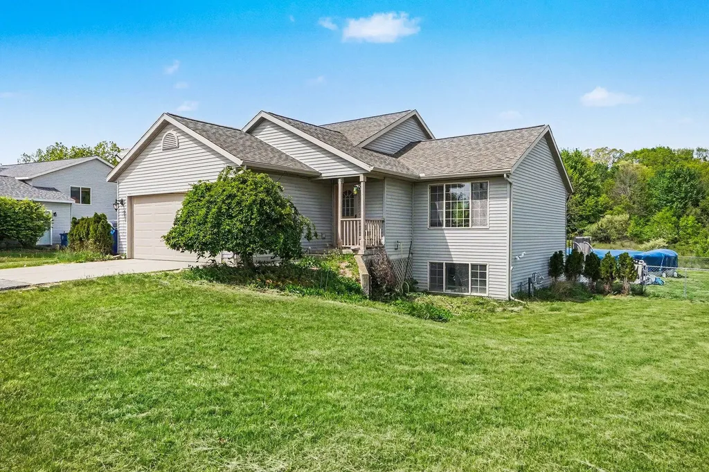 2269 Avalon View Drive NE Solon Township MI 49319
