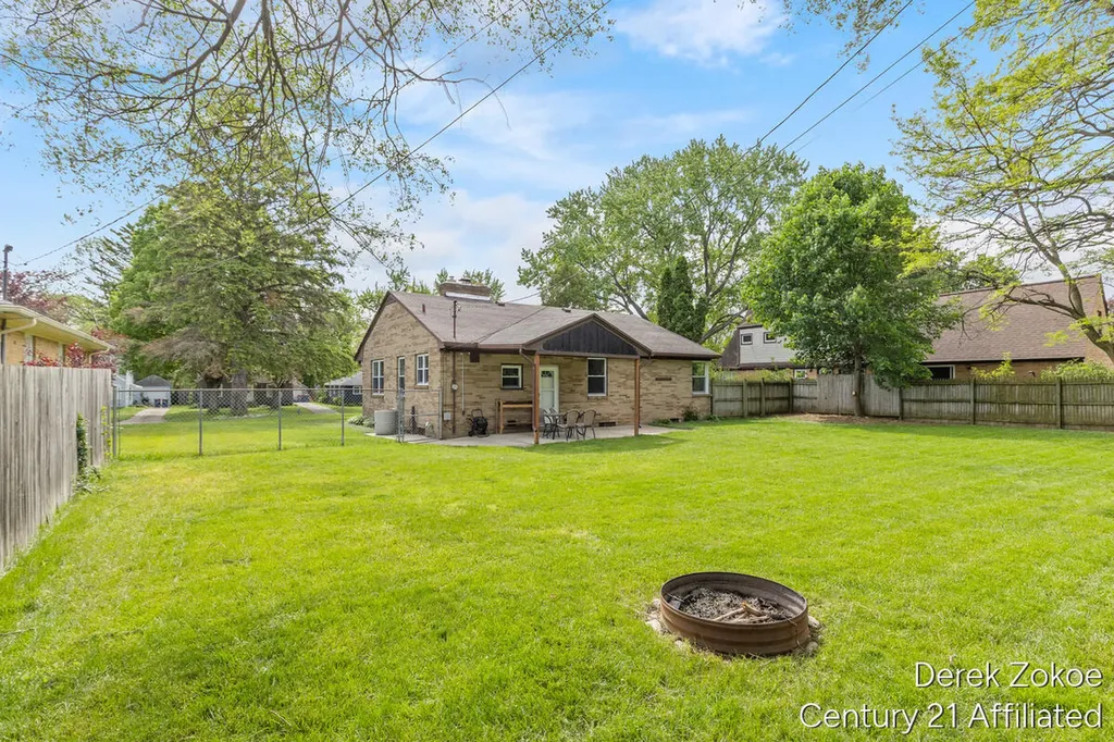 613 Shawmut Boulevard NW Grand Rapids City MI 49504