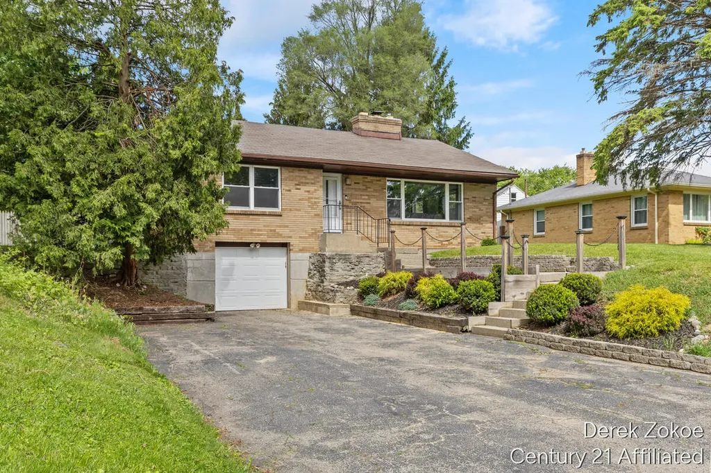 613 Shawmut Boulevard NW Grand Rapids City MI 49504