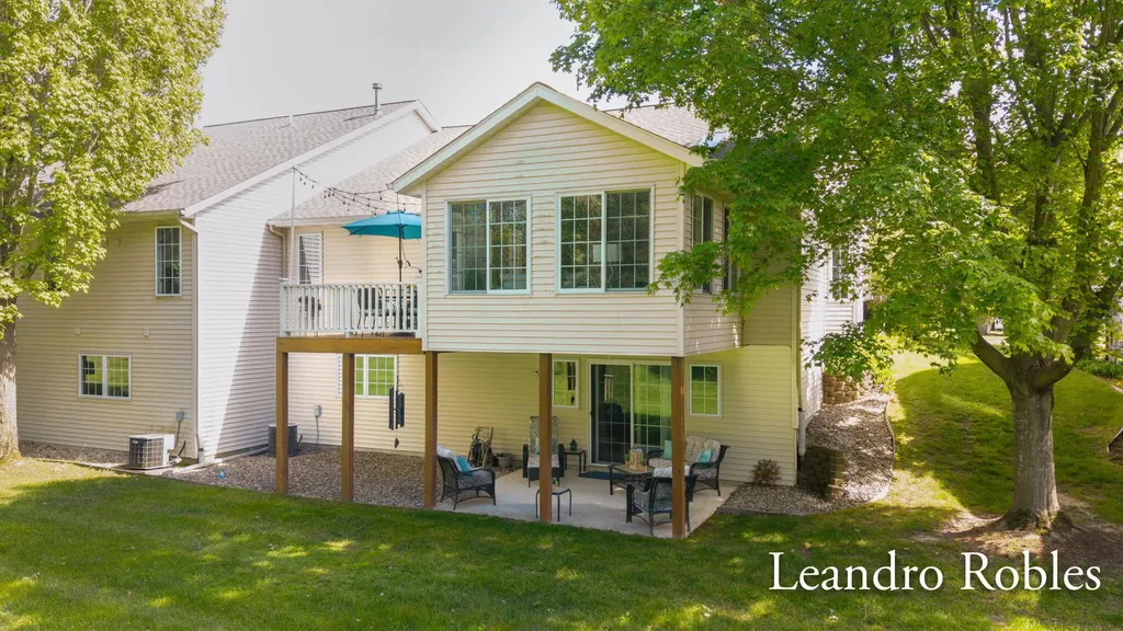 2027 Krislin Drive NE Grand Rapids City MI 49505