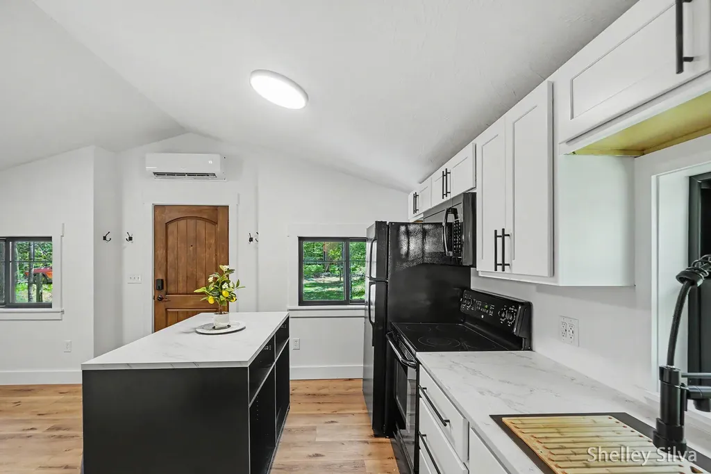 2471 W Wolf Lake Boulevard Peacock Township MI 49304
