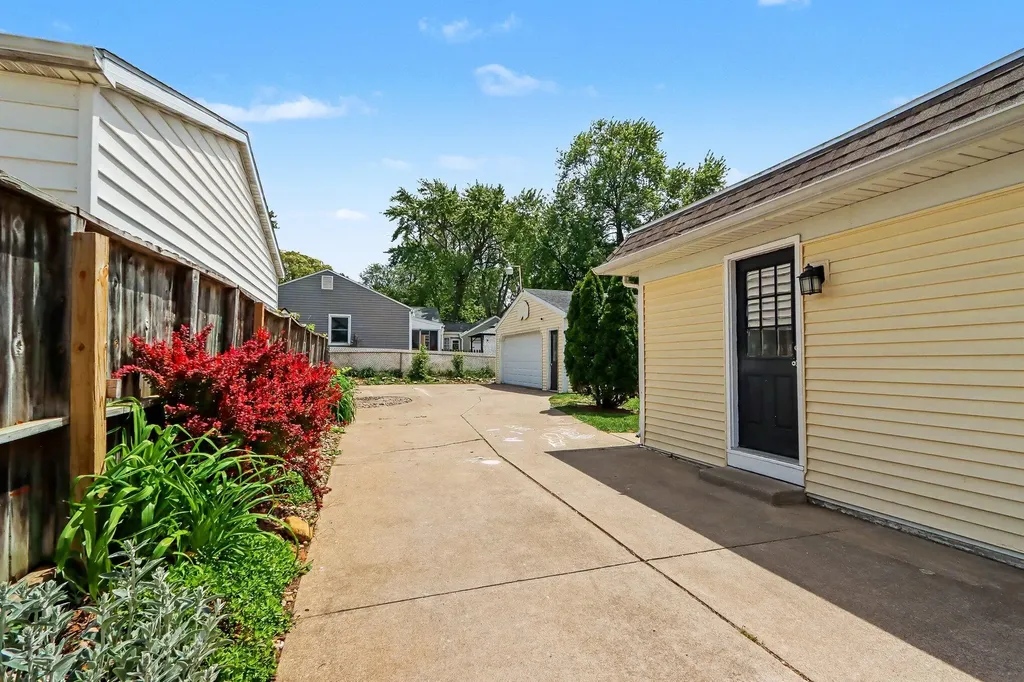 330 N Riverview Drive Parchment City MI 49004