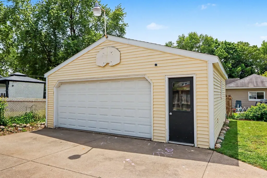 330 N Riverview Drive Parchment City MI 49004