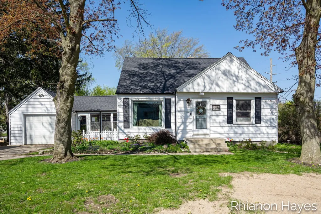 2251 Meurs Court SW Wyoming City MI 49519