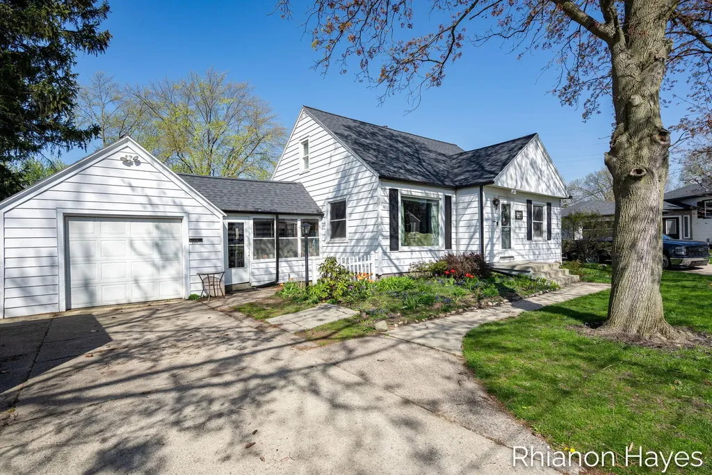 2251 Meurs Court SW Wyoming City MI 49519