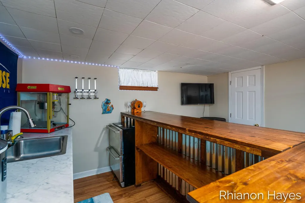 2251 Meurs Court SW Wyoming City MI 49519