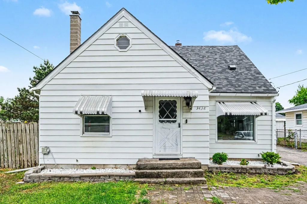 3438 Byron Center Avenue SW Wyoming City MI 49519