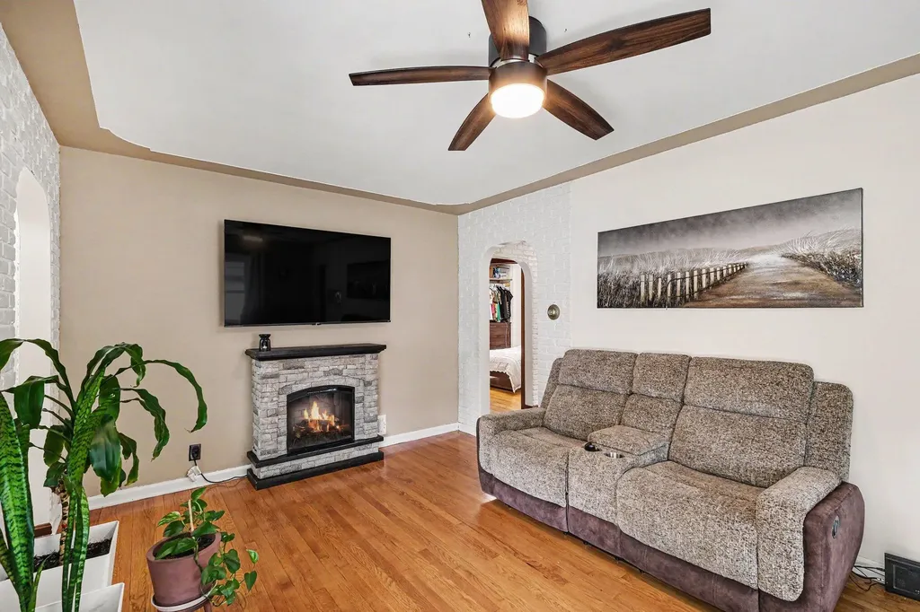 3438 Byron Center Avenue SW Wyoming City MI 49519