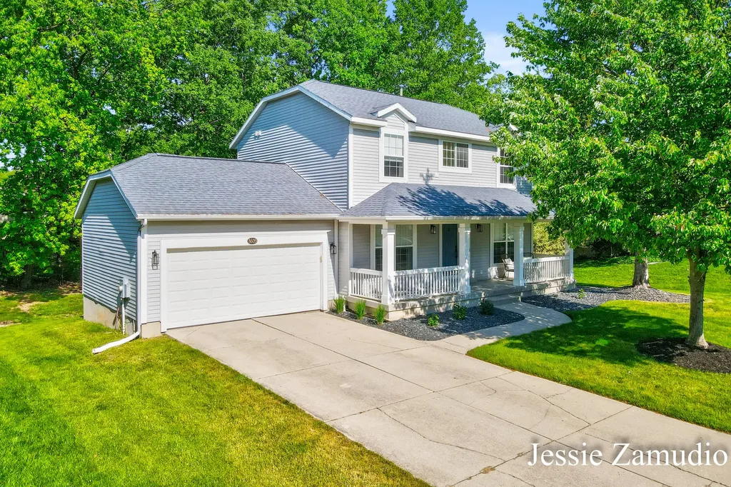 5609 E Grove Drive SE Kentwood City MI 49512
