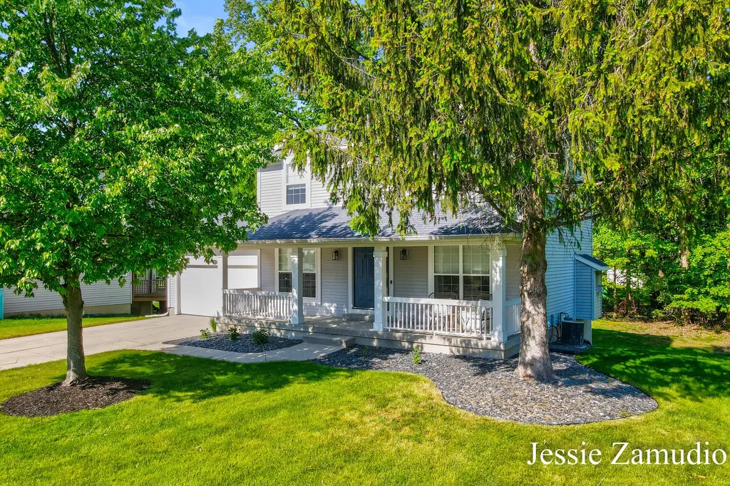 5609 E Grove Drive SE Kentwood City MI 49512