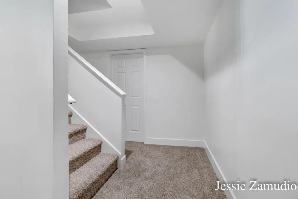 5609 E Grove Drive SE Kentwood City MI 49512