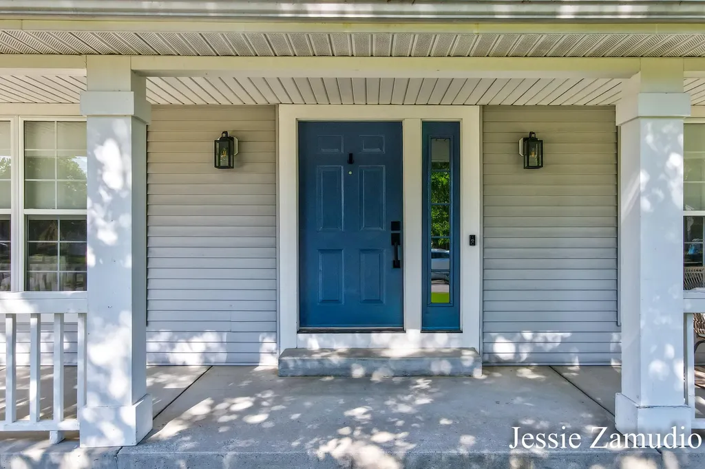 5609 E Grove Drive SE Kentwood City MI 49512