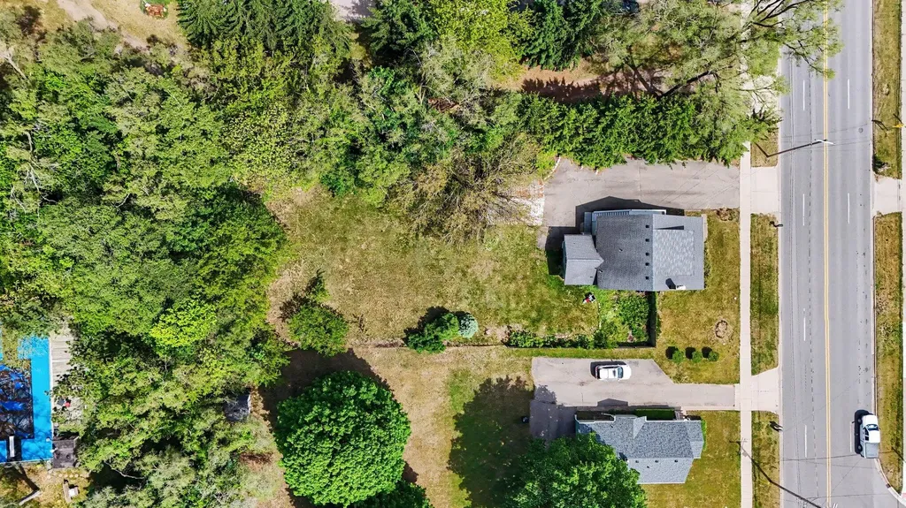 691 Multi 68th Street SE Gaines Charter Township MI 49548