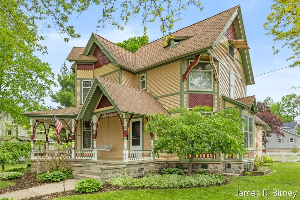 529 Avery Street Lowell City MI 49331