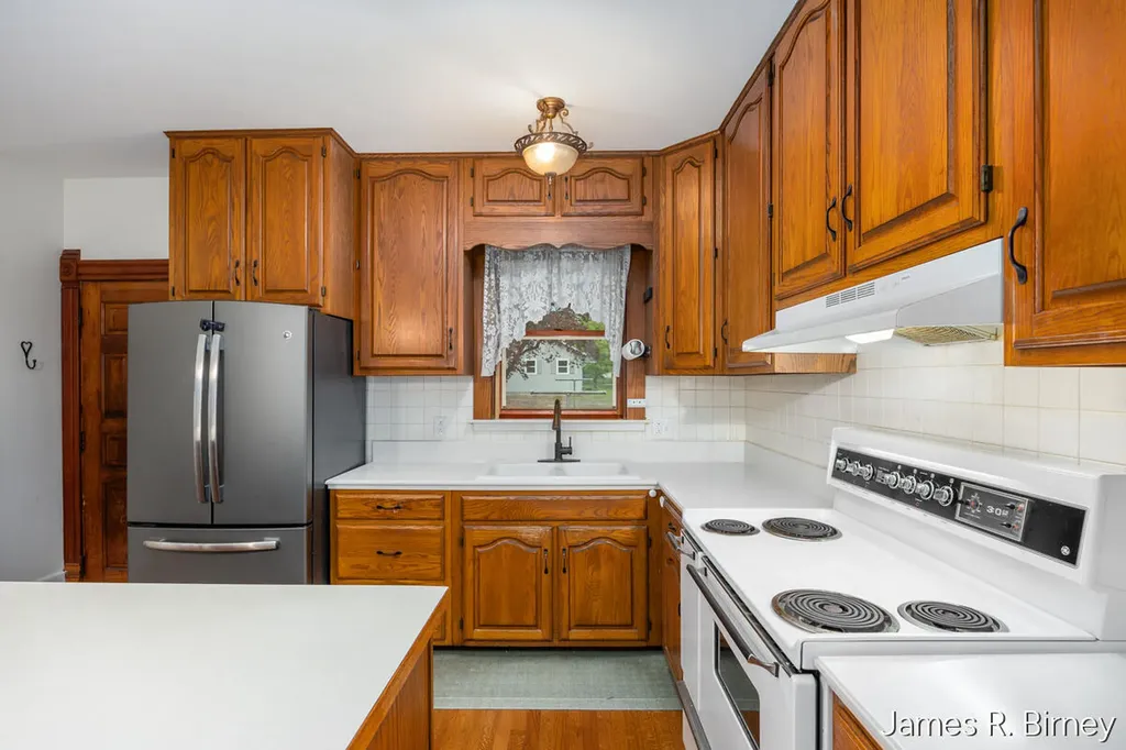 529 Avery Street Lowell City MI 49331
