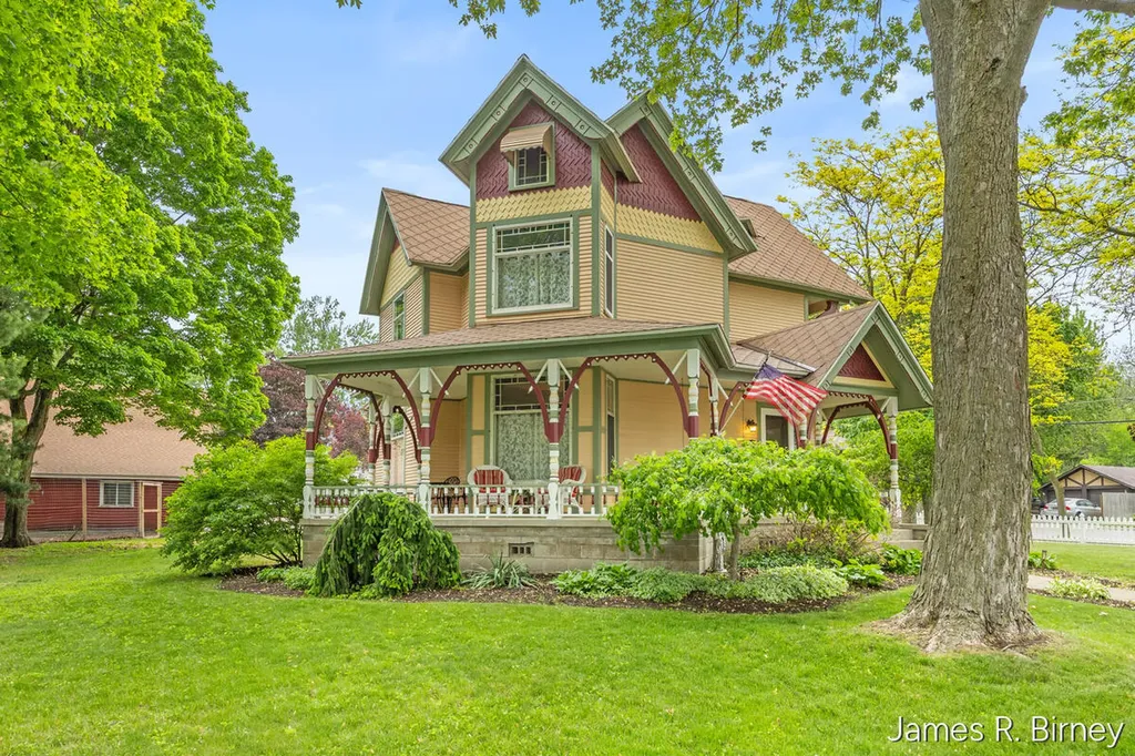 529 Avery Street Lowell City MI 49331