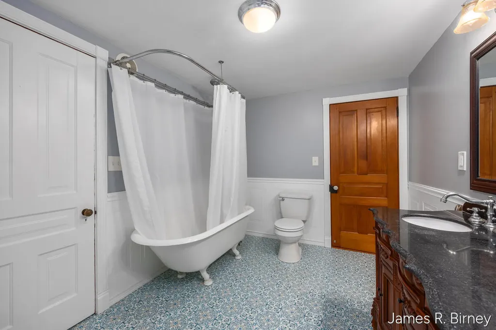 529 Avery Street Lowell City MI 49331