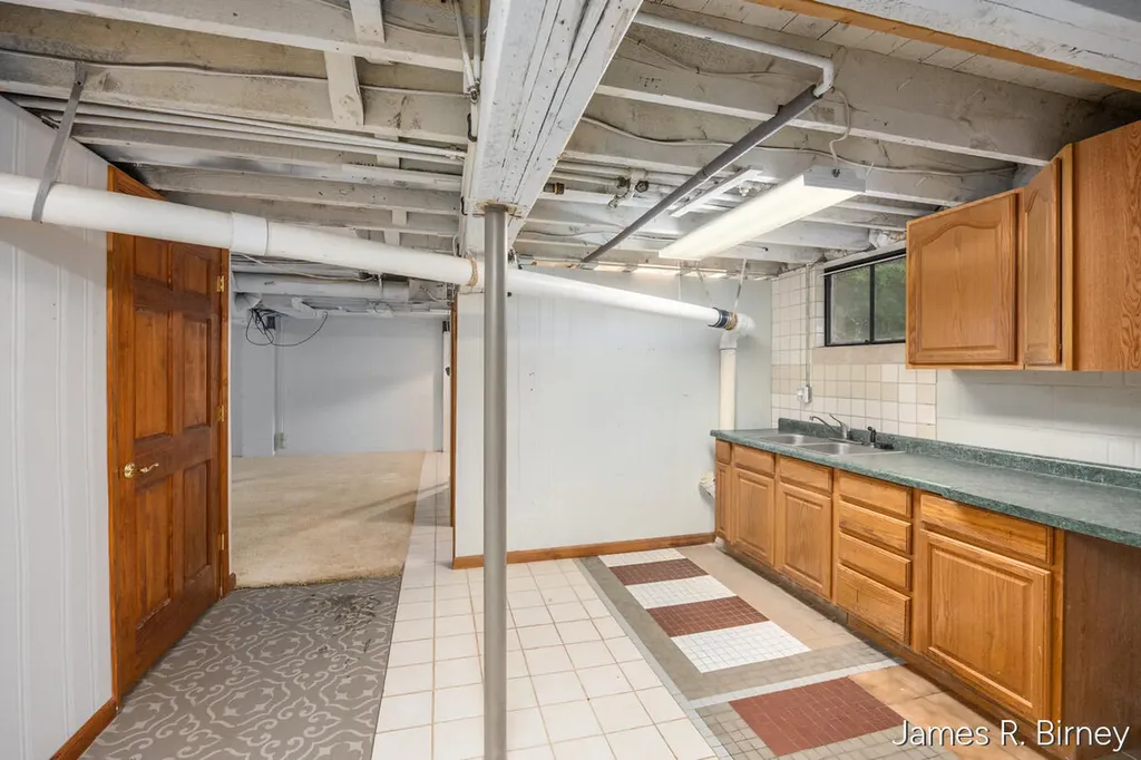 529 Avery Street Lowell City MI 49331